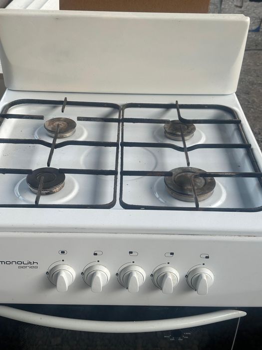 Продам газовую плиту