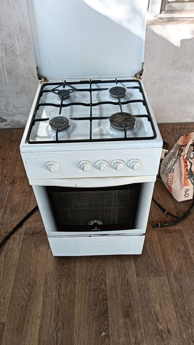 Продам газ плиту