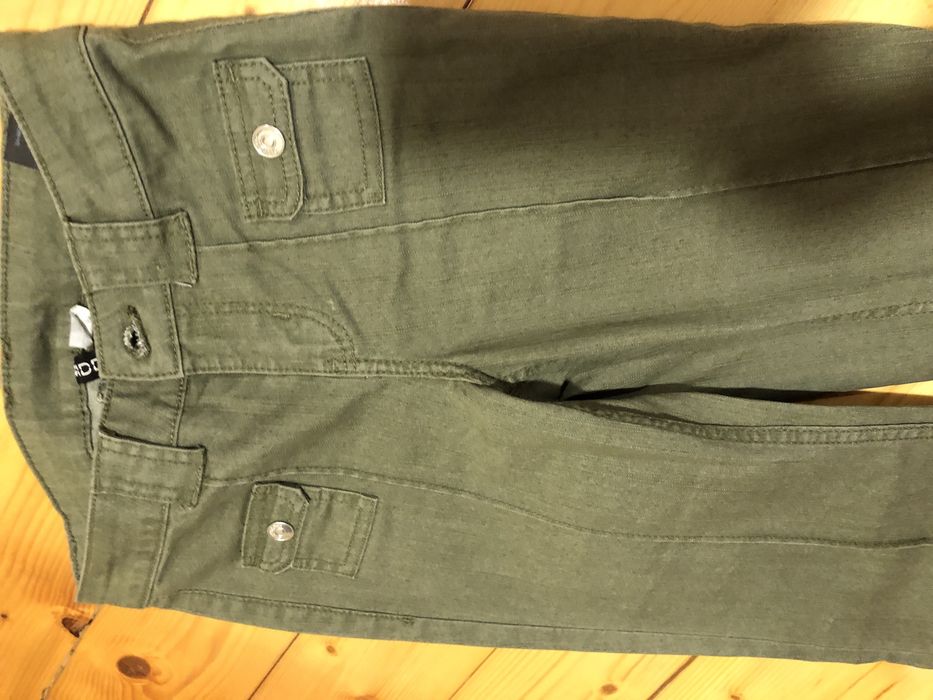 Blugi, pantaloni adolescente