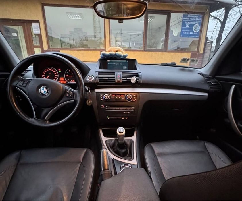 Se vinde bmw seria 1 2009