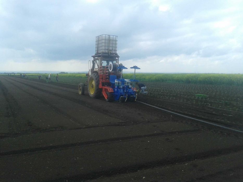 Разсадо-посадъчна машина за пипер Ferrari