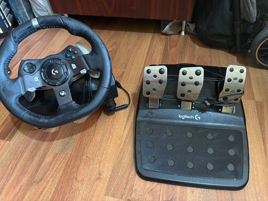 Volan logitech cu padele