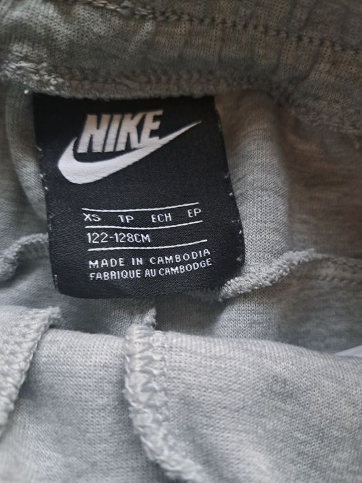 Ски панталон от  8 до 9 год .Къси панталони  тек нови