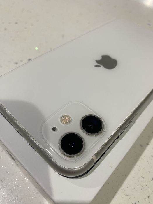 iPhone 11 White
