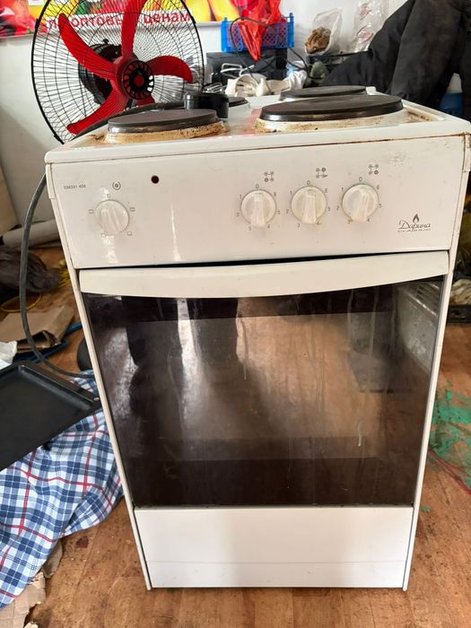 Плитка Электрическая работает