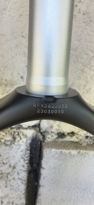 Вилка X-FUSION RV1 HLR 27.5" Travel 200mm 1.1/8 Black ос 20x110mm НОВА
