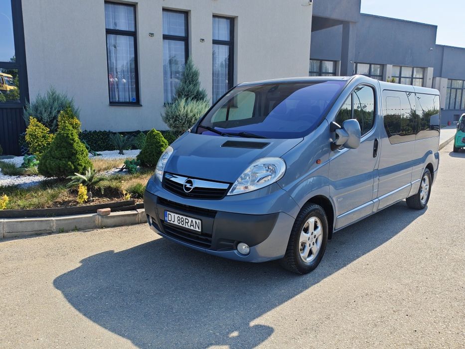 Opel vivaro 9 locuri