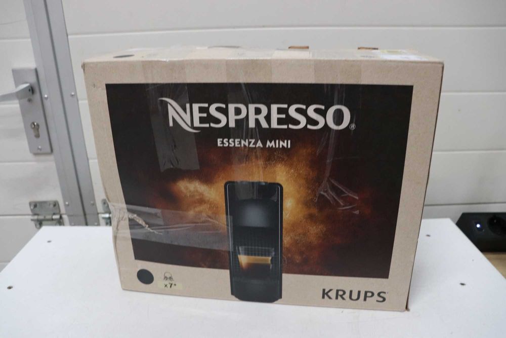 Krups Nespresso XN1108 Essenza Mini машина за кафе на капсули, 1260 вата, черна, 0.6 литра