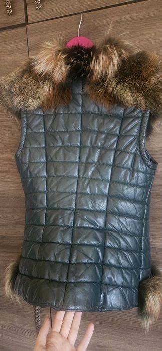 Елек от агнешко кожа в съчетание с лисица