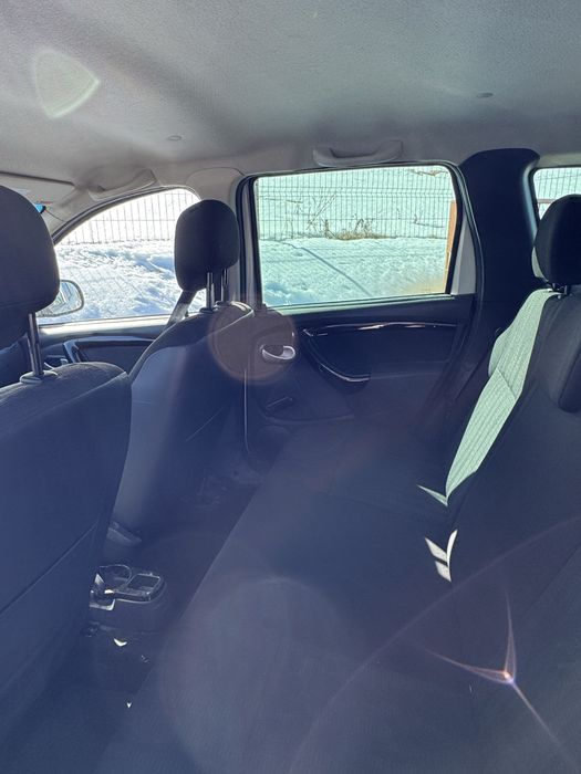 Dacia Duster 1.6 benzină,105 cp,4x4 la buton