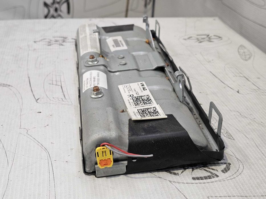Airbag genunchi sofer Audi A3 8V 2015 1.6 TDI Cod OEM: 8V2880841C (5F3)