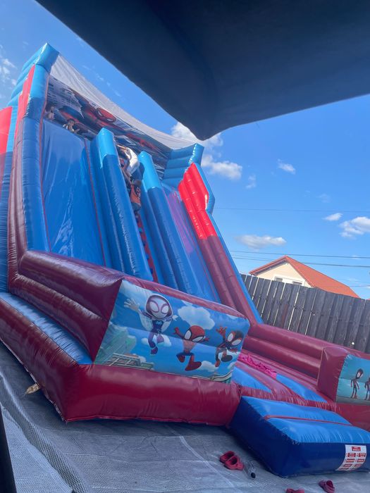 Tobogan gonflabil de închiriat - super party garantat!