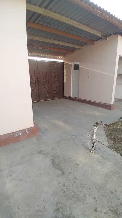 Guliston sh, Oktyabr namunali 2 sotixli uy, 4 xona