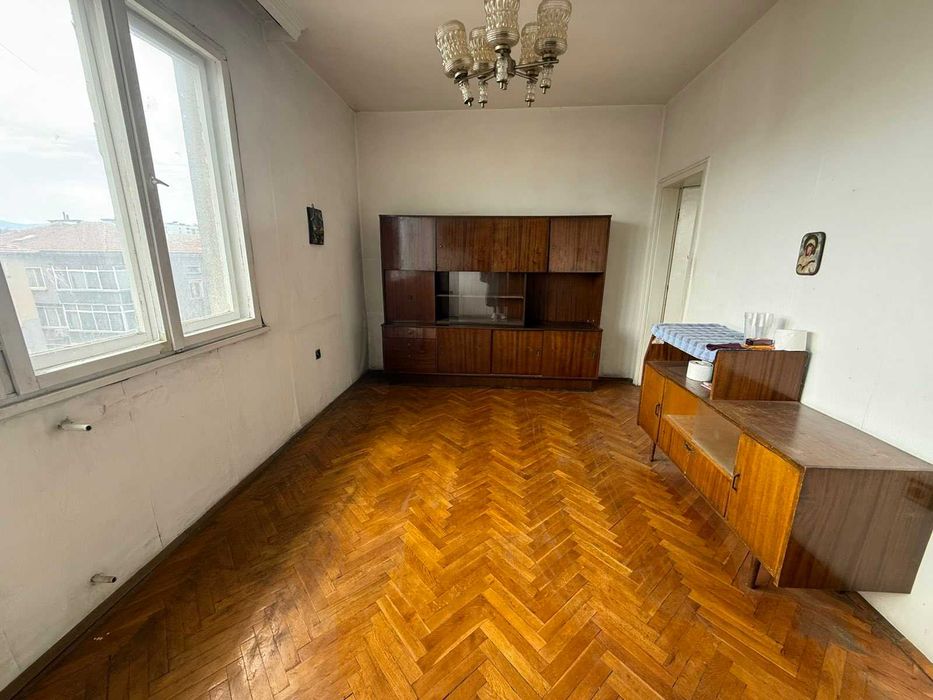Продава се Четиристаен апартамент в Пловдив, Гагарин - 96 кв.м за 2256 €/кв.м - Снимка #2