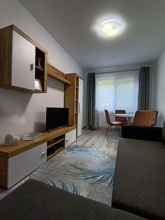 Închiriez apartament
