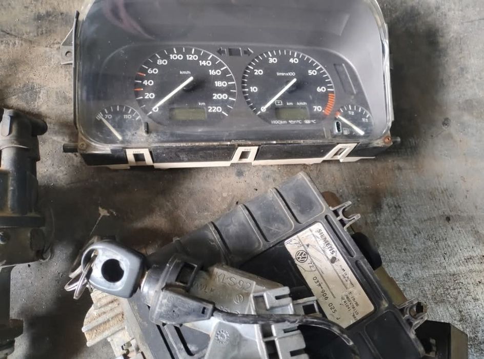 Голф 3 1.6 AEK - AFT