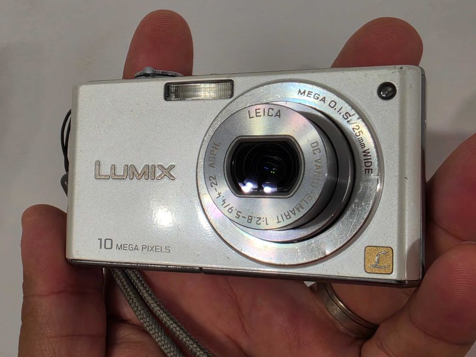 Aparat foto compact digital Lumix FX37 10MP 5xZoom