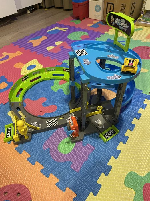 Писта “Go Gears Burago Super Service Station”