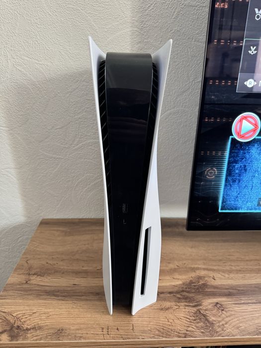 Продам игровую приставку PS5