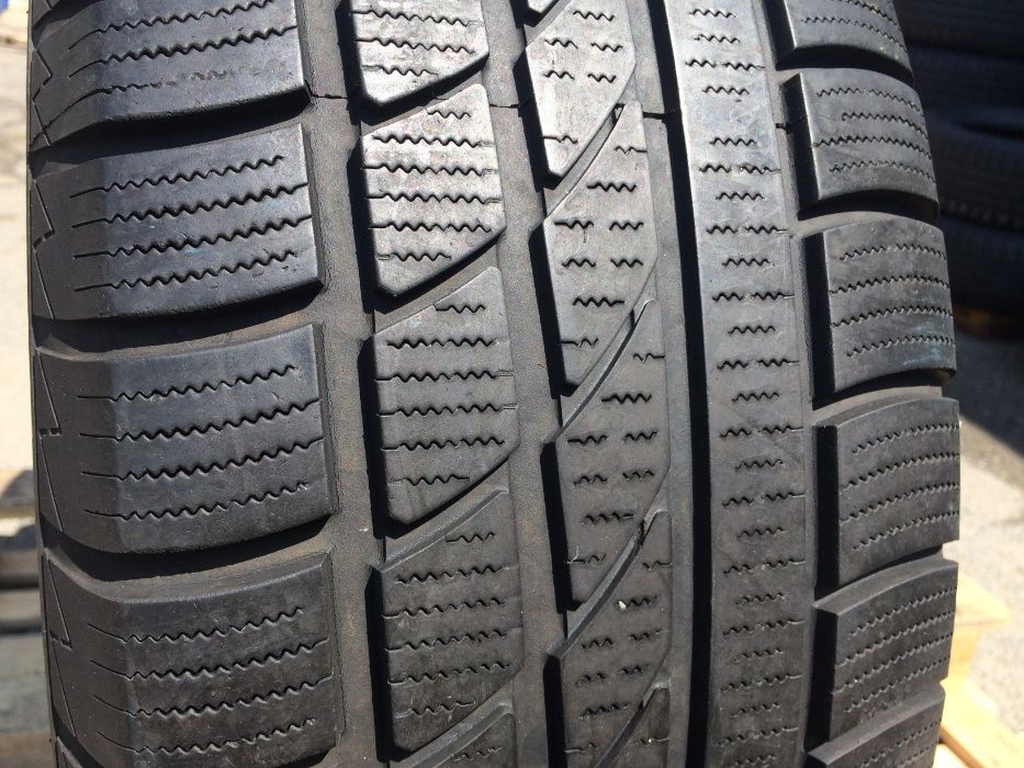 245/65/17 Ханкук ДОТ 2010 г - 6,4 мм