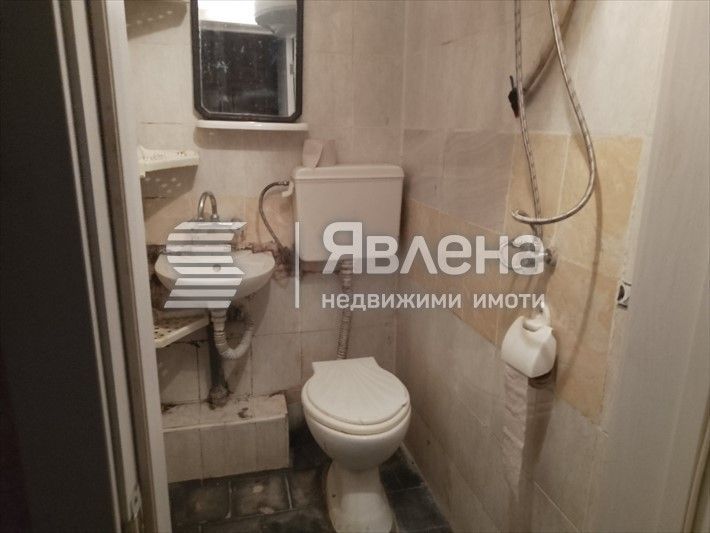 Двустаен апартамент с паркомясто Топ локация Център