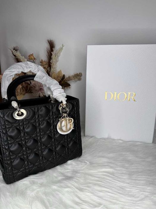 Geanta Lady Dior Medium piele naturala 100%, prezentare completa