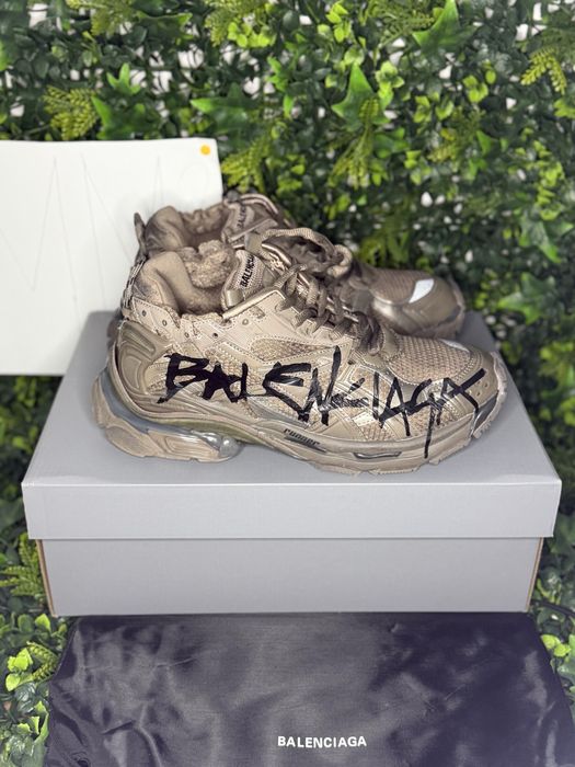 Adidași/Sneakers Balenciaga Runner graffiti edition
