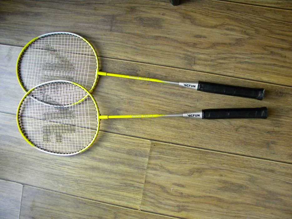 3бр Чисто Нов Качествен Федербал Бадминтон и Чисто Нови Перца