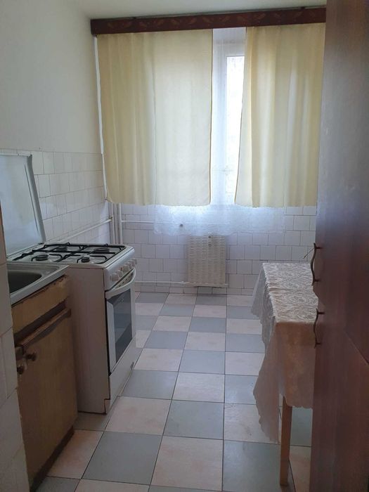 Direct proprietar- Apartament 3 camere semidecomandat
