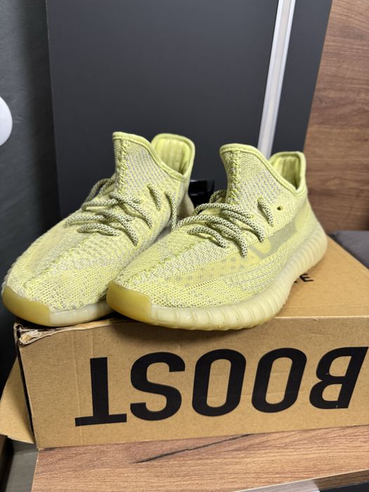 Adidas Yeezy и adidas QUESTAR