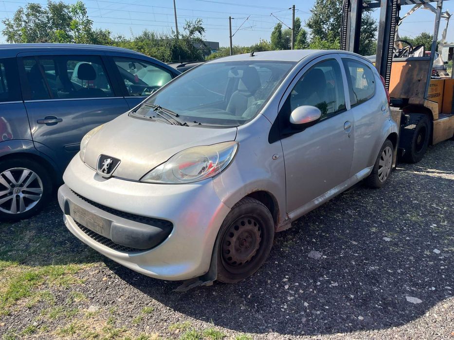 Dezmembrez Peugeot 107 gri argintiu 1.0 benzina 2007