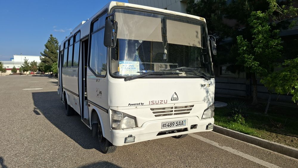 AVTOBUS  ISUZU NP37 сотилади