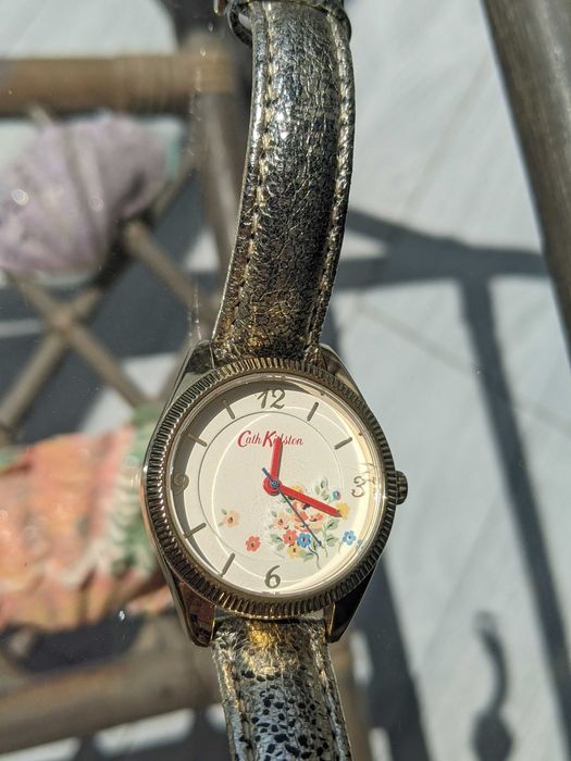 Часы наручные б/у в рабочем состоянии