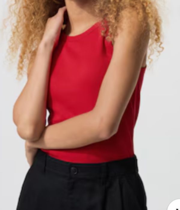 Uniqlo Майка в рубчик со встроенным бра