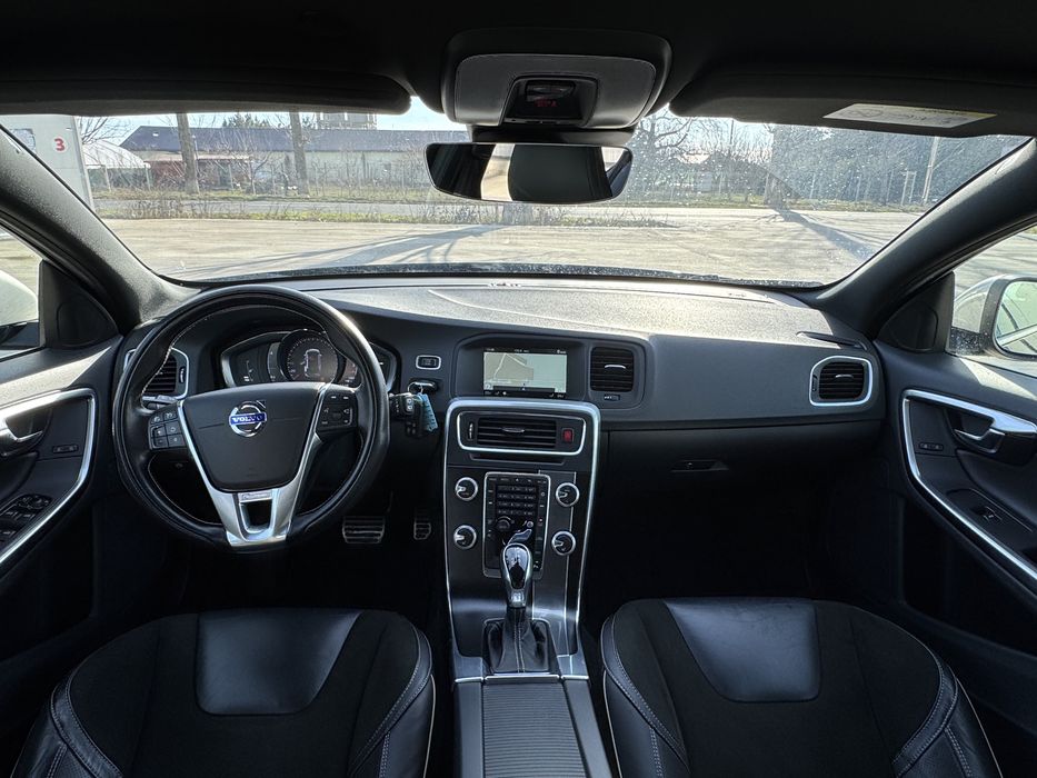 Volvo V60 2016 Automat/R design/leduri/piele/bord digital/rate/garanti