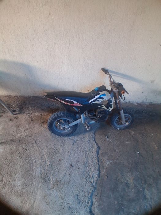 Vând cross de 49cc