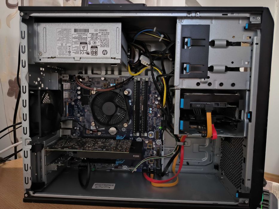 Unitate PC GAMING i5 8400 4.0Ghz/8GB DDR4/Quadro P2200 5GB GDDR5X/SSD/1TB HDD