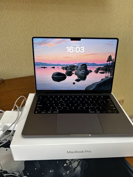 продам макбук м2 про