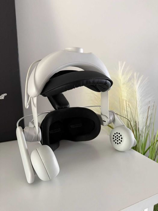 Meta Quest 2 128GB + Strap KIWI Baterie/Audio + Cablu PC + Huse Controllere