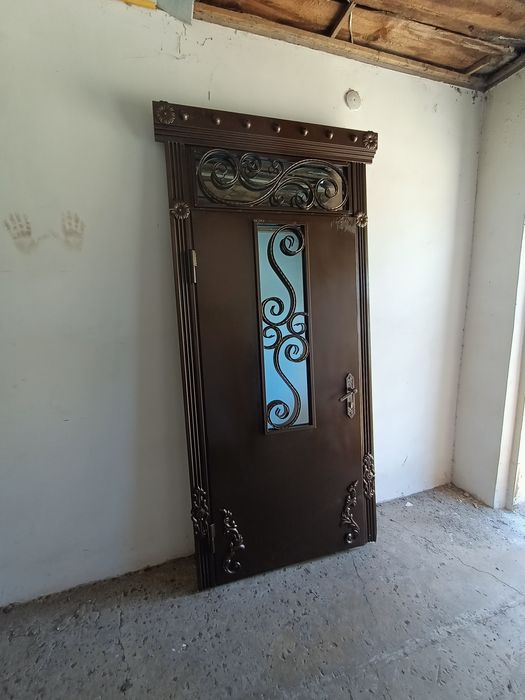 Металическая дверь