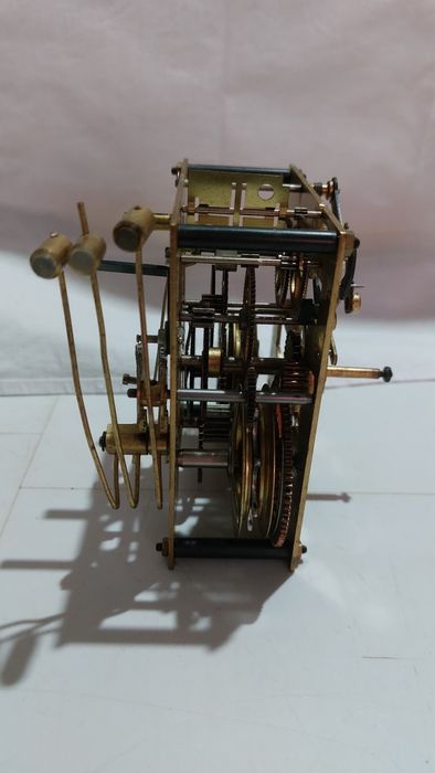 Mecanism ceas cu pendul