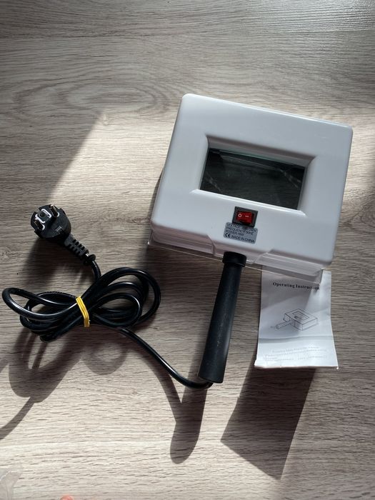 Lampa pentru analizarea pielii portabila