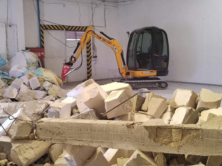 Услуги с хидравличен чук багер