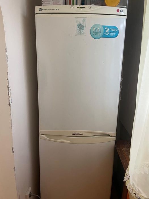 Продам диваны, платяной шкаф, холодильник