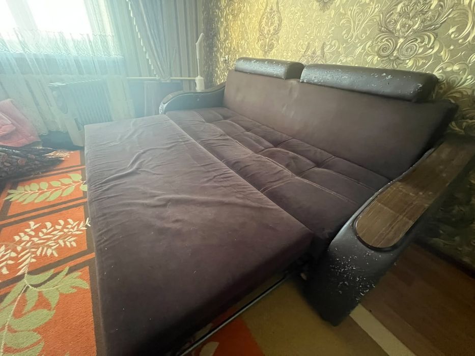 Срочно продаётся диван