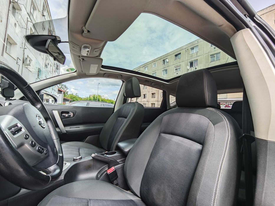 Nissan Qashqai .2.0 l .150 ps.4x4 . Automat