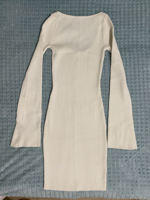 Теплое белое платье