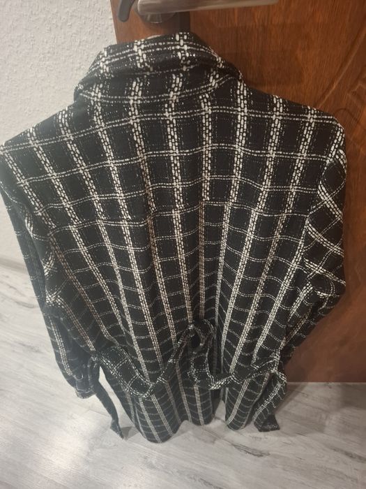 Манто - бяло и черно