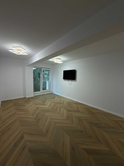 Apartament premium cu 2 camere decomandate, parcare și boxă incluse – zonă centrală, Suceava (str. Nicolae Titulescu)