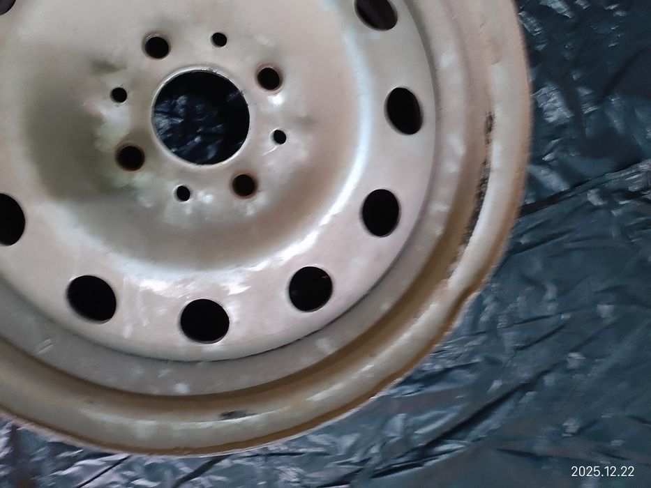 Диск штампованный, металлический.